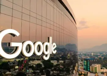 Alphabet Supera los $2 Billones en Valoración de Mercado