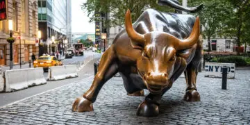 Wall Street y Mercados Latinoamericanos Cierran con Ganancias