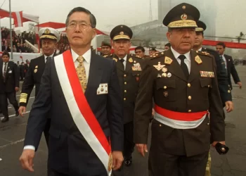 La Controversial Vida de Alberto Fujimori: De Héroe Nacional a Condenado por Violaciones de Derechos Humanos