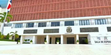 Debate sobre Referéndum para Reforma Constitucional: ¿Una Estrategia Política o Necesidad Legal?