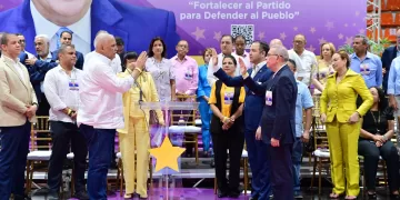 Danilo Medina Logra la Reelección en el PLD y Johnny Pujols Nuevo Secretario General