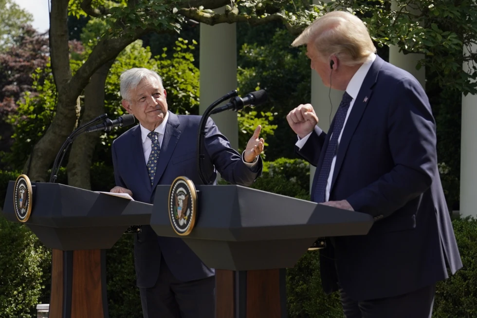 Foto de Donald Trump con Lopez Obrador de conferencia de prensa