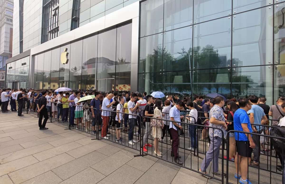 Beijing,,China-september,16,,2016:,People,Queue,Outside,An,Apple,Store / Shutterstock