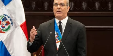 El presidente de la República Dominicana, Luis Abinader, pronuncia un discurso durante las celebraciones del Día de la Independencia en la Asamblea Nacional en Santo Domingo el 27 de febrero. Fotógrafo: Francesco Spotorno/AFP/Getty Images