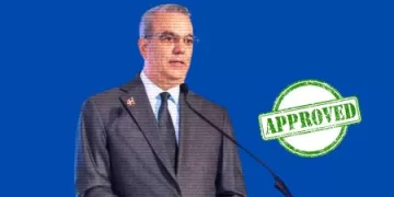 Cover de noticias Aprobación Luis Abinader- Diario Financiero fotomontaje