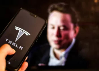 Trump Sale al Rescate de Tesla Tras Caída del 15%