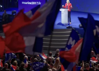 Marine Le Pen durante actividad