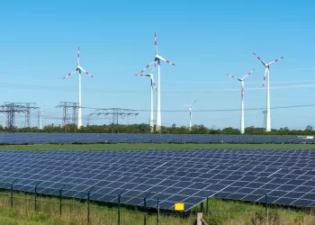 ADIE Analiza Modernización De La Regulación Eléctrica En Conversatorio