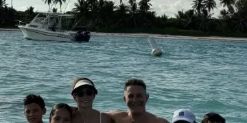 Alejandro Sanz Lamenta Tragedia en Jet Set con Emotivo Mensaje en X