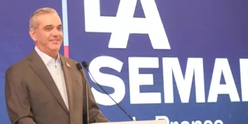 Abinader Llama a PLD y Fuerza del Pueblo a Unirse al Pacto Migratorio