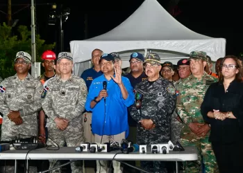 Durante una rueda de prensa ofrecida en las instalaciones del COE, Méndez manifestó el profundo pesar que embarga a las autoridades y al país en general