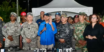 Durante una rueda de prensa ofrecida en las instalaciones del COE, Méndez manifestó el profundo pesar que embarga a las autoridades y al país en general