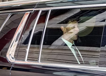 Zuckerberg Defiende Adquisición de Instagram y WhatsApp en Juicio