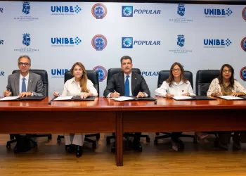 Popular, ADN, UNIBE y AMPE Apoyan a Menores Huérfanos Tras Tragedia del Jet Set