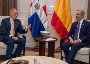 El presidente Luis Abinader y el rey de España, Felipe VI,