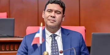 Cholitín Retira el Proyecto de Ley Sobre Discurso de Odio Tras Críticas