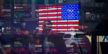 Mercado Sigue Cayendo por Amenazas Arancelarias de Trump, Aunque Futuros Rebotan por Pausa Temporal