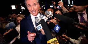 El Gesto de Newsom Hacia China que Desató la Furia de Trump