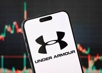 Acciones de Under Armour Suben Tras Resultados Mejores de lo Esperado Pese a Caída del 11 % en Ingresos