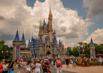 Disney Aumenta Precios Para 2026 Pero Lanza Ofertas Para 2025