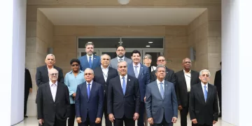 Luis Abinader, Hipólito Mejía, Danilo Medina y Leonel Fernández, y con el respaldo del Consejo Económico y Social (CES),