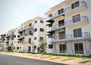 Abinader Entrega 72 Apartamentos en Boca Chica Bajo Plan Familia Feliz