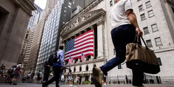 Wall Street Rompe Récords Impulsado por Empleo y Paquete Fiscal