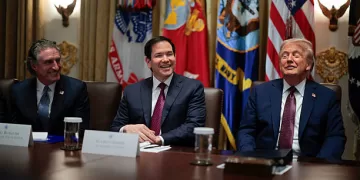 Marco Rubio junto a Donald Trump