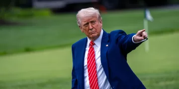 Trump Amenaza Retirar Licencias A Medios Críticos En EE.UU.