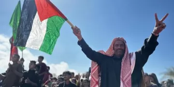 Israel Libera a 1.968 Presos Palestinos a Cambio de 20 Rehenes Vivos de Hamás