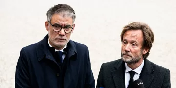 Macron Vuelve a Nombrar a Sébastien Lecornu Como Primer Ministro