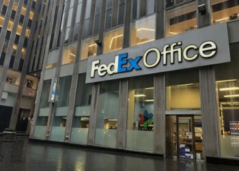 14 Dominicanos Enfrentan Cargos Por Red De Robo De Paquetes FedEx con Celulares En NY