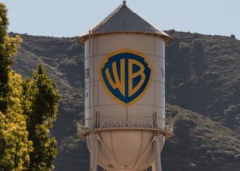 Paramount Va Por Warner y Lanzó Oferta Hostil por US$108 Mil Millones Para Bloquear a Netflix
