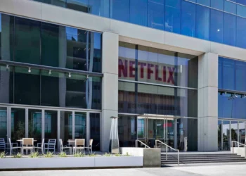 Warner Bros Discovery Rechaza la Contraoferta de Paramount y Favorece a Netflix