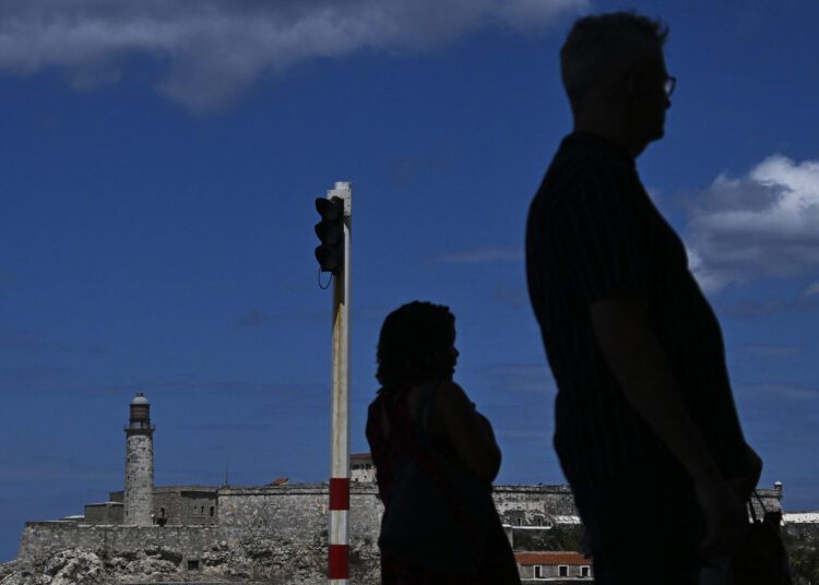 Cuba a Oscuras: Colapso Total de la Red Eléctrica
