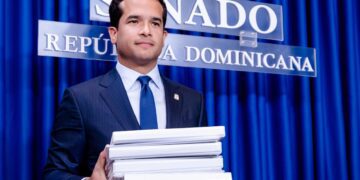 Omar Fernández Reintroduce 11 Proyectos de Ley