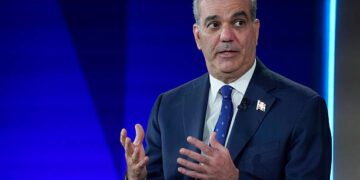 Abinader Viaja a Francia, Se Reunirá Con Macron