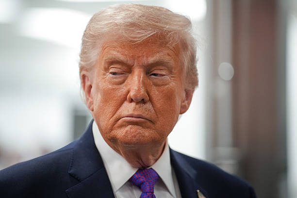 Trump Frena Ataques a Irán: Petróleo Se Desploma y Wall Street Rebota