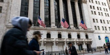 Wall Street Cierra En Rojo Por Crisis En El Estrecho De Ormuz